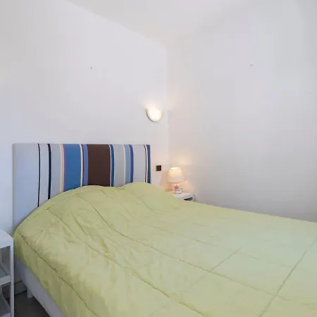 1 Bedroom For 4 Агд